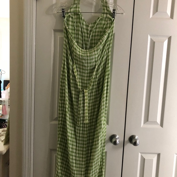 Halter NWOT summer dress  pretty lime green color. - Picture 5 of 6